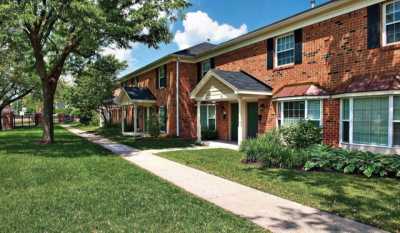 Home For Rent in Rolling Meadows, Illinois