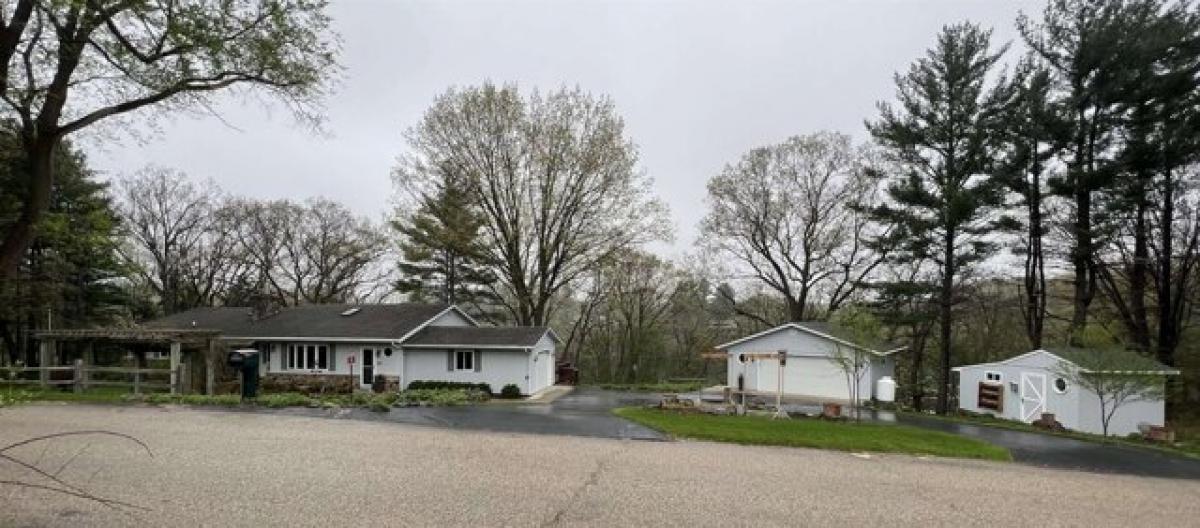 Picture of Home For Sale in Oxford, Wisconsin, United States