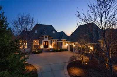 Home For Sale in Wayzata, Minnesota