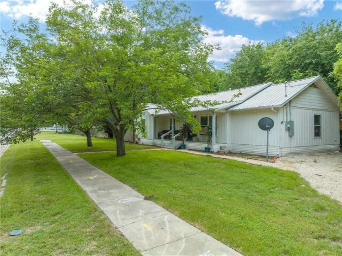 Picture of Home For Sale in Hillsboro, Texas, United States