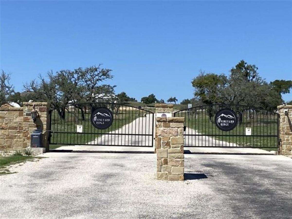 Picture of Residential Land For Sale in Fredericksburg, Texas, United States