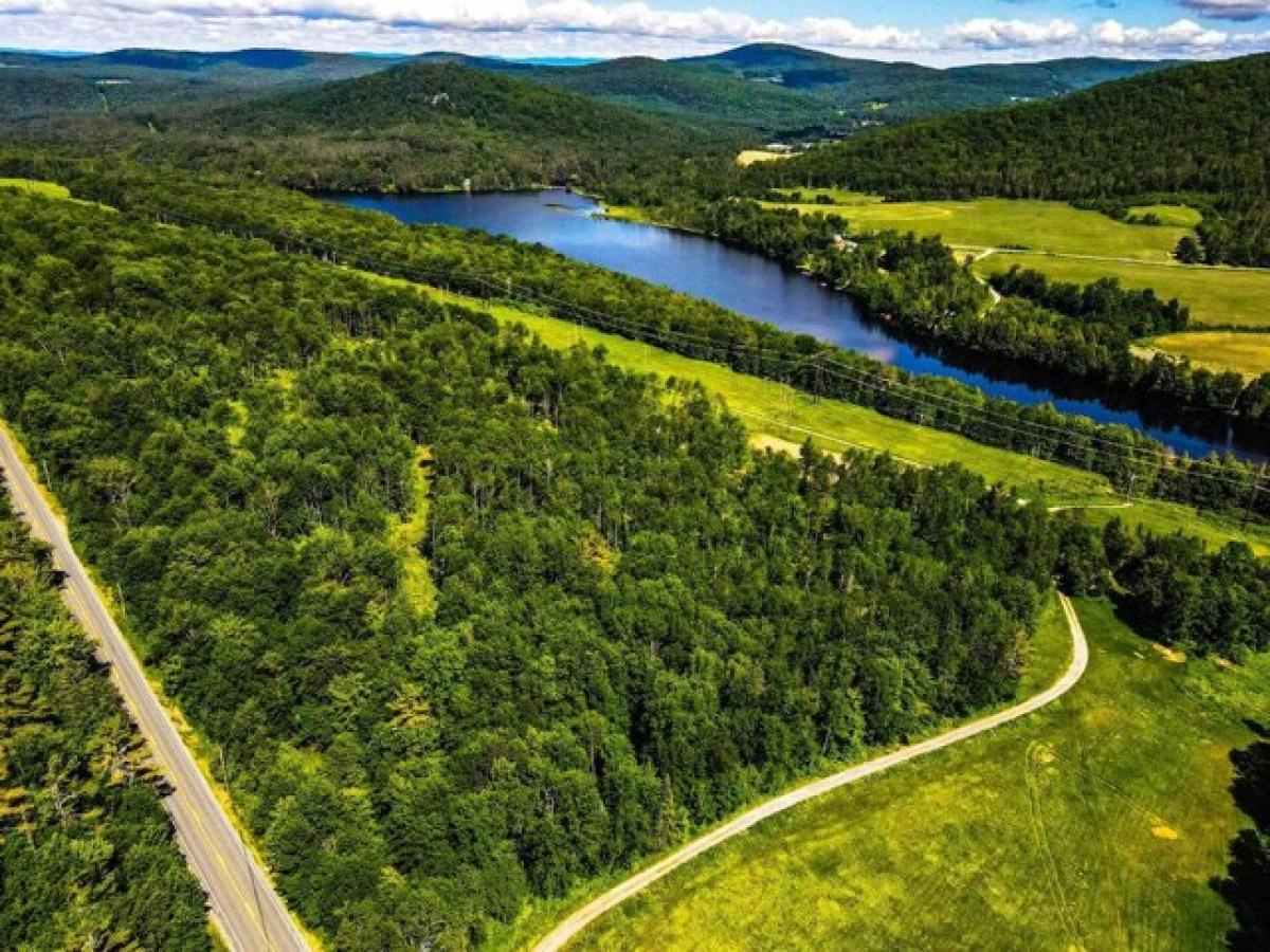 Picture of Residential Land For Sale in Littleton, New Hampshire, United States