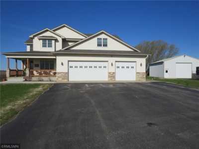 Home For Sale in Glencoe, Minnesota