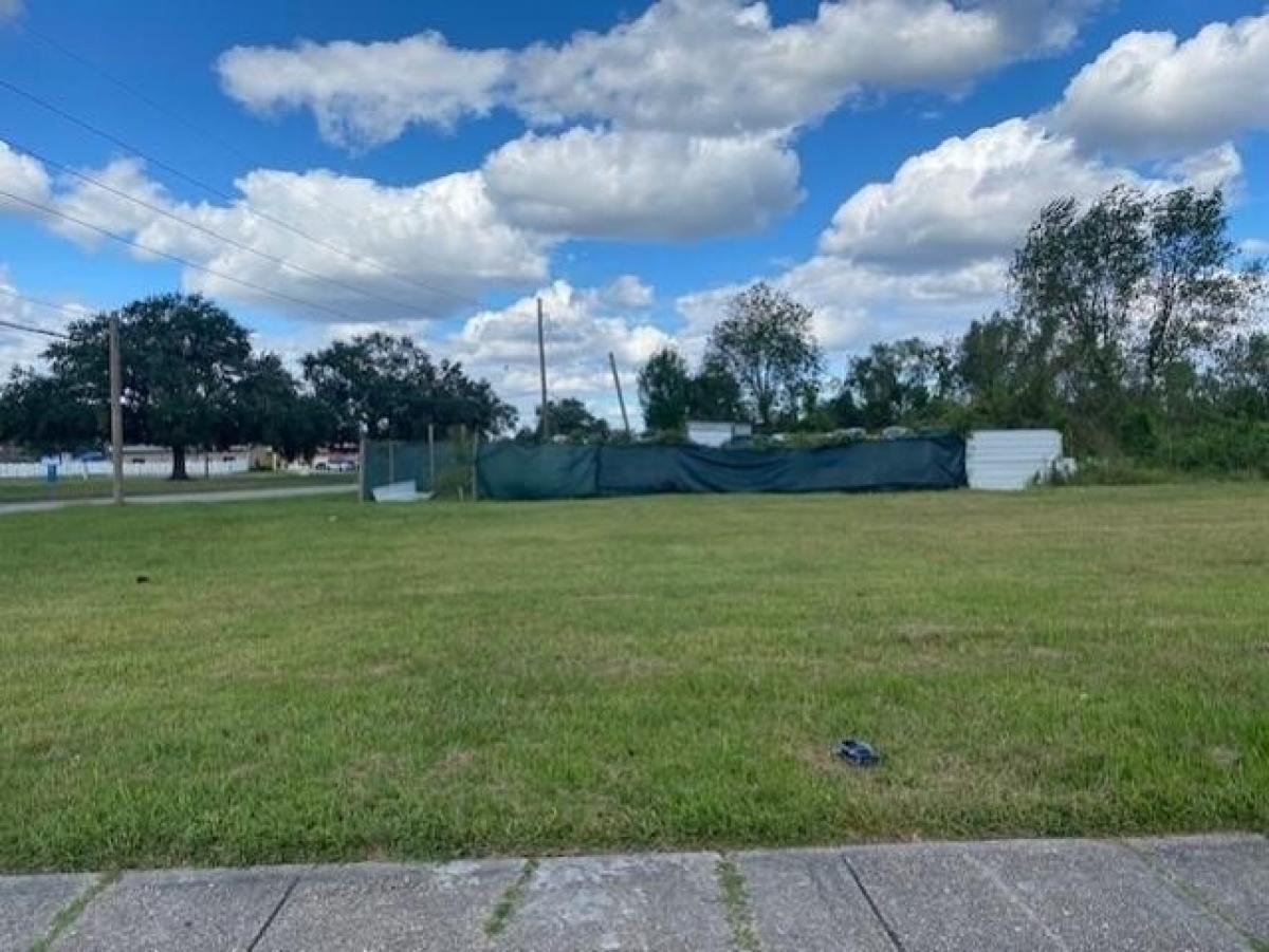 Picture of Residential Land For Sale in Violet, Louisiana, United States