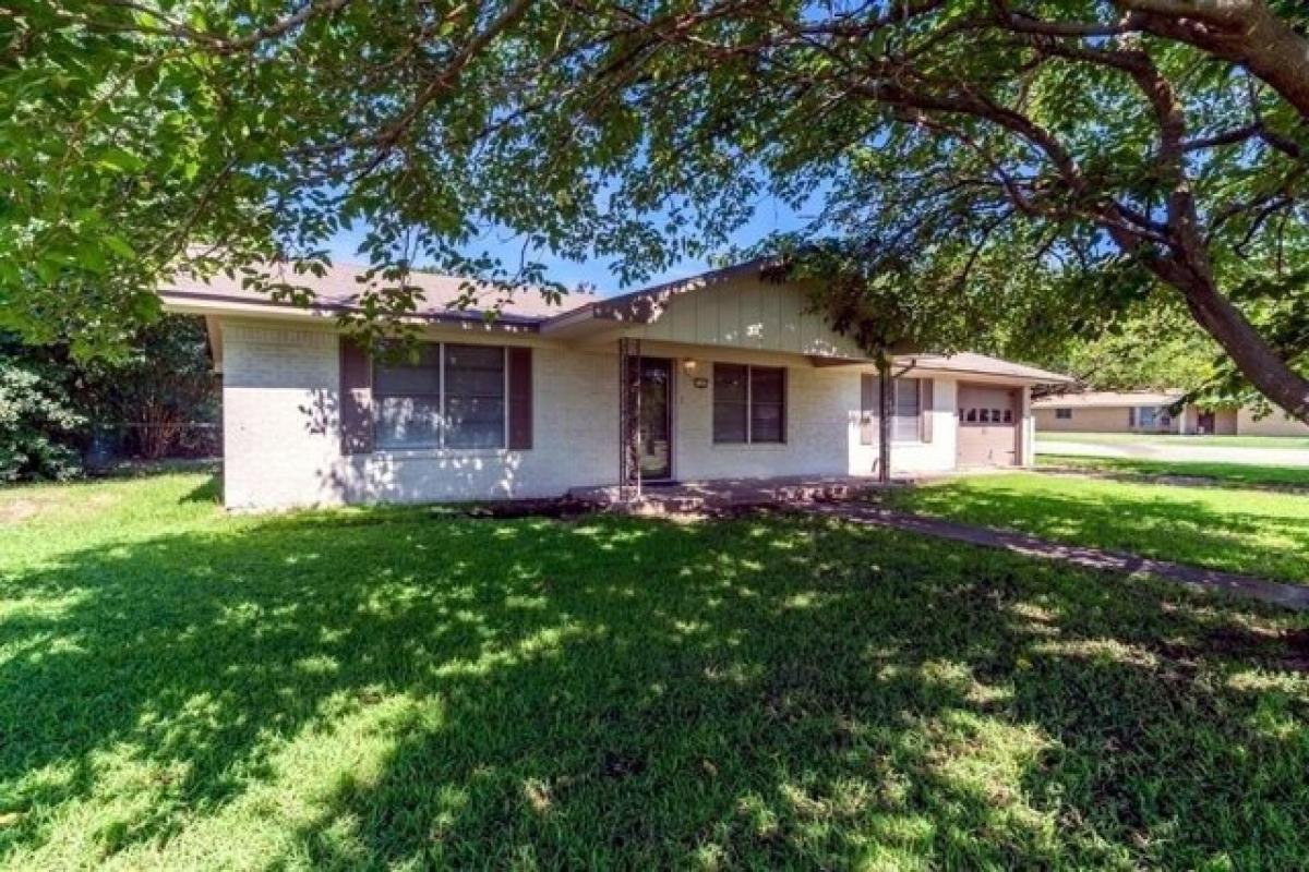 Picture of Home For Sale in Cooper, Texas, United States