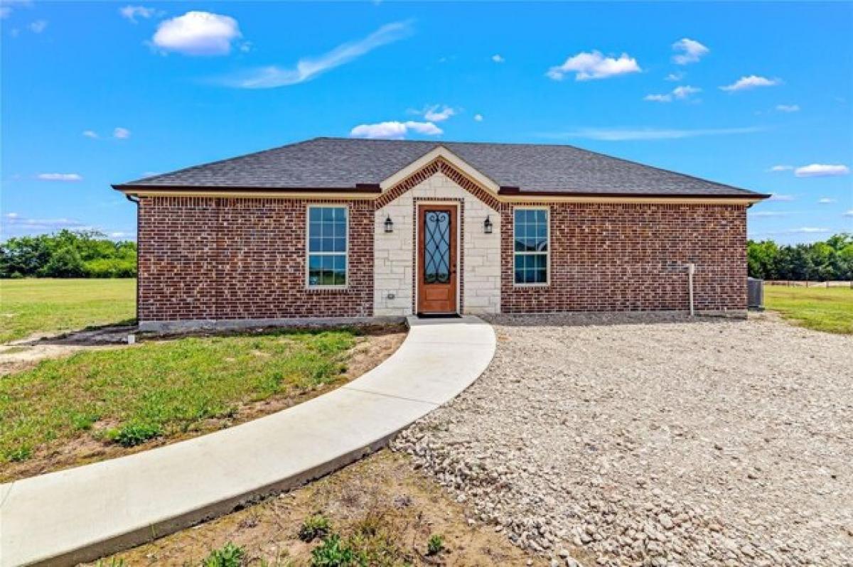 Picture of Home For Sale in Wills Point, Texas, United States