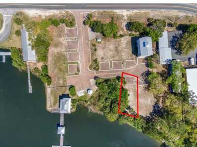 Residential Land For Sale in Steinhatchee, Florida