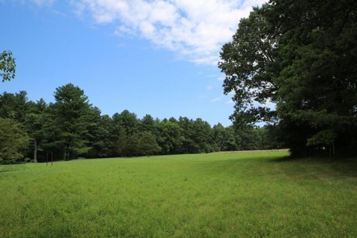 Picture of Residential Land For Sale in Dover, Massachusetts, United States