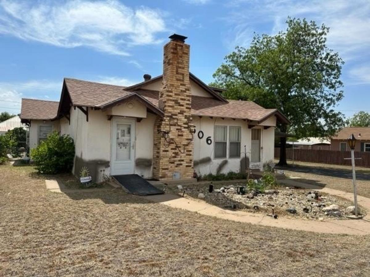 Picture of Home For Sale in Big Spring, Texas, United States