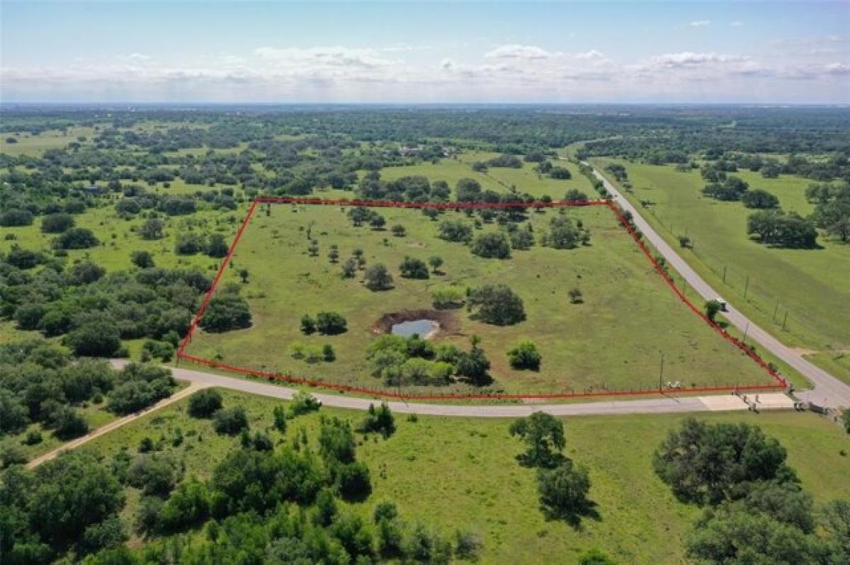 Picture of Residential Land For Sale in Kyle, Texas, United States