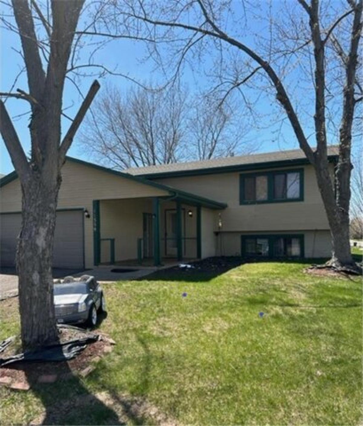 Picture of Home For Sale in Champlin, Minnesota, United States