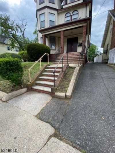 Apartment For Rent in Newark, New Jersey