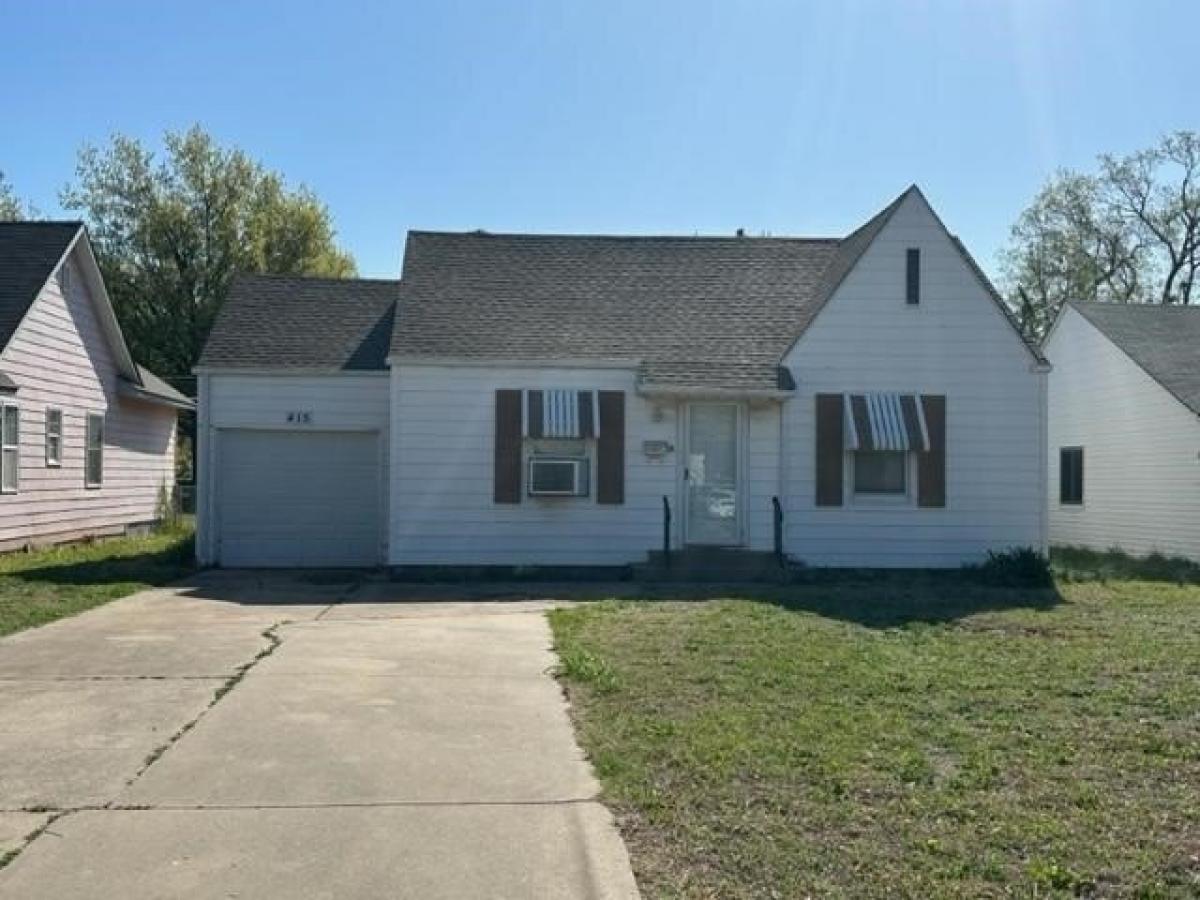 Picture of Home For Sale in Ponca City, Oklahoma, United States