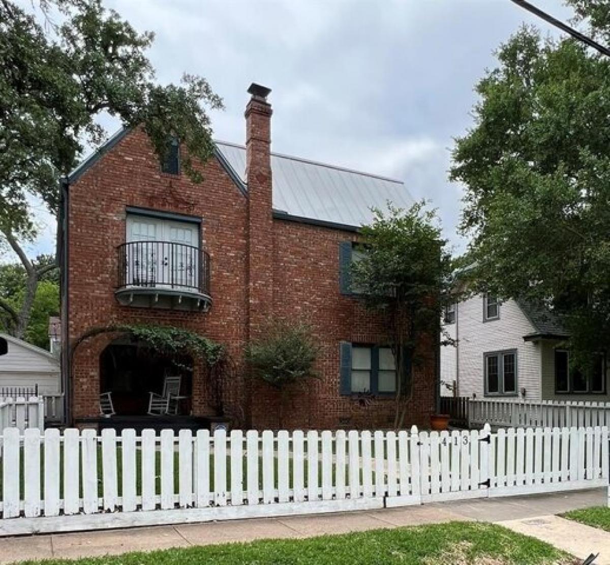 Picture of Home For Sale in Brenham, Texas, United States