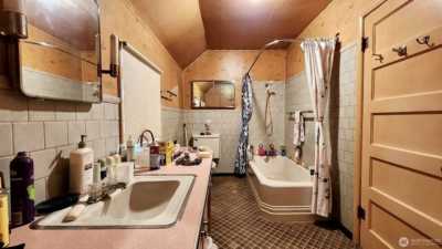 Home For Sale in Harrington, Washington