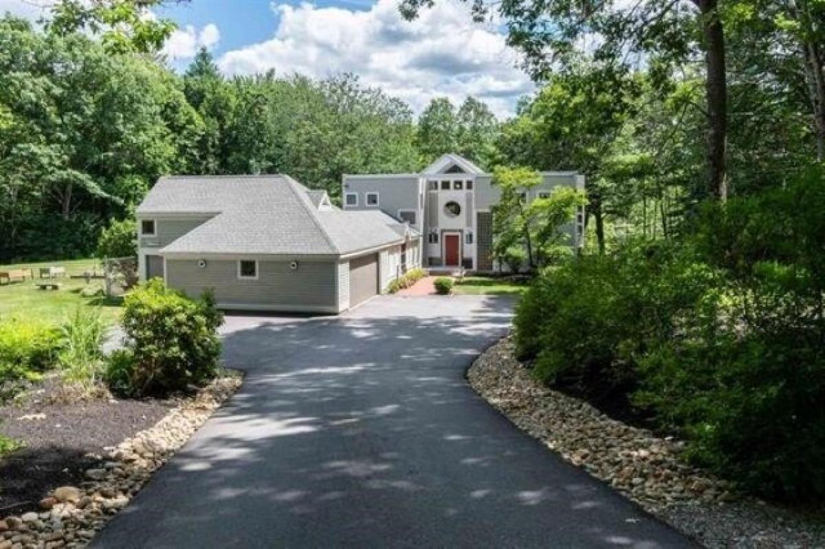 Picture of Home For Sale in Hopkinton, New Hampshire, United States