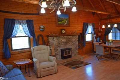 Home For Sale in Eldon, Iowa