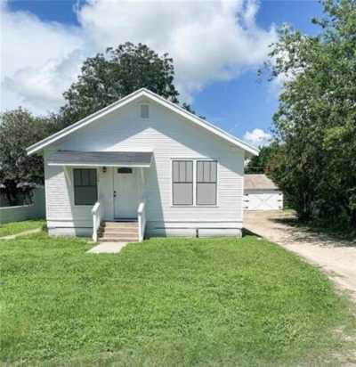 Home For Sale in Orange Grove, Texas