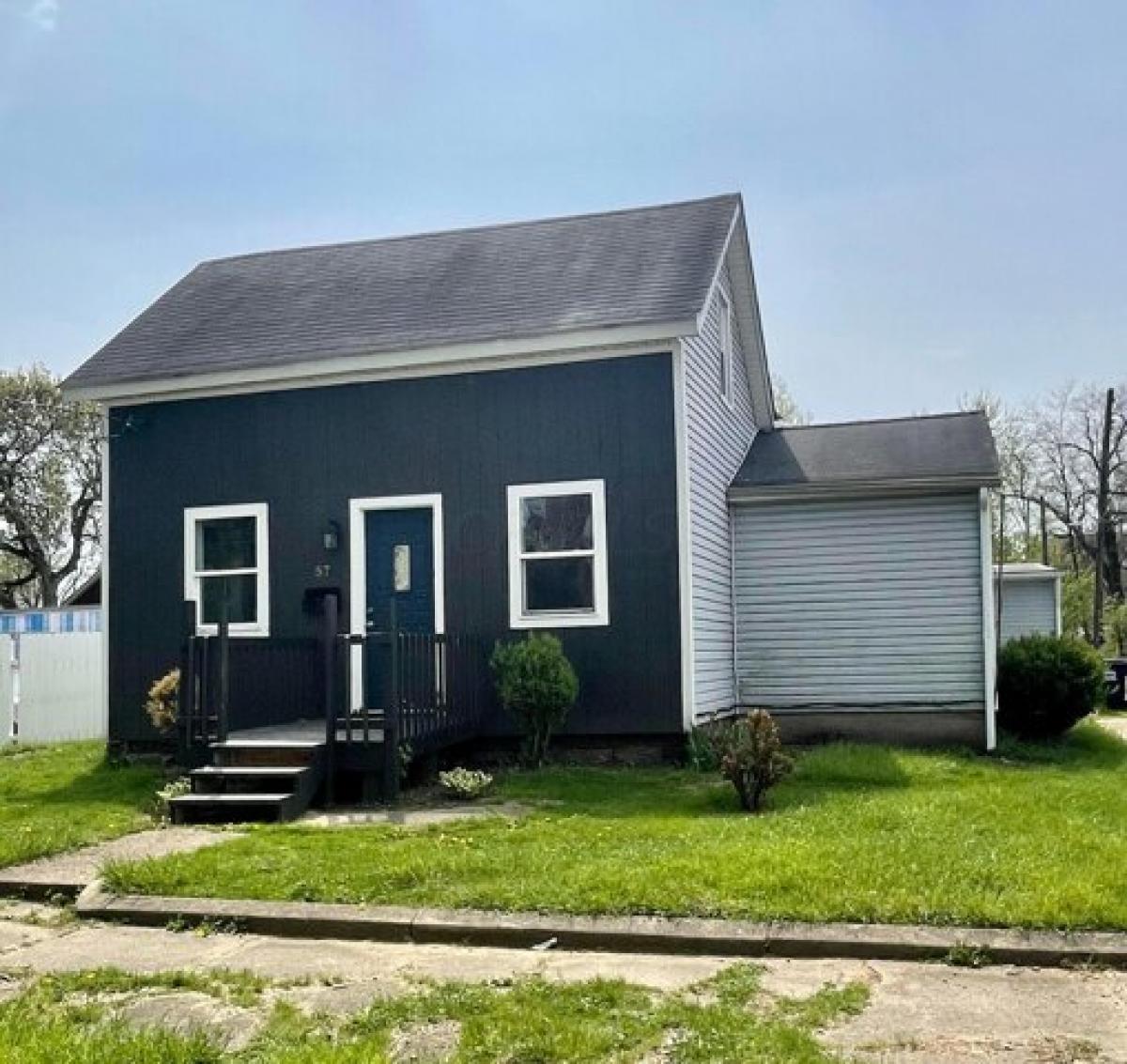 Picture of Home For Sale in Newark, Ohio, United States