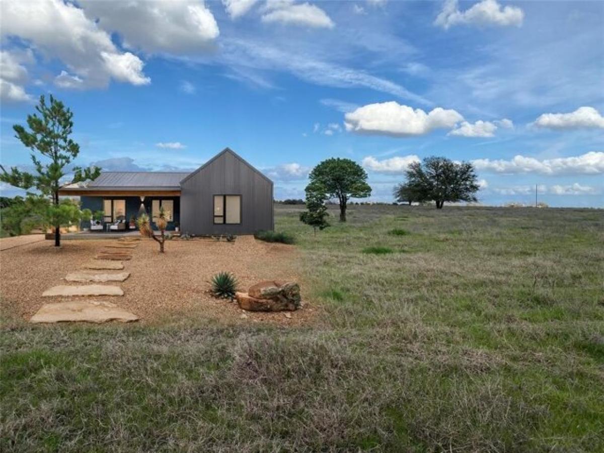 Picture of Home For Sale in Carmine, Texas, United States