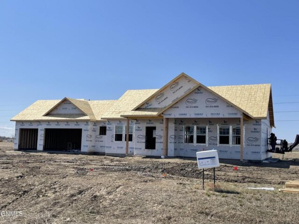 Picture of Home For Sale in Williston, North Dakota, United States