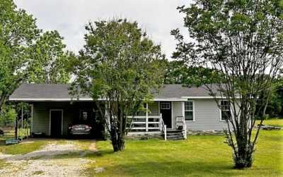 Home For Sale in Sumner, Texas