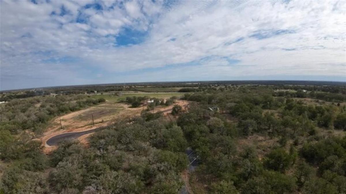 Picture of Residential Land For Sale in Gonzales, Texas, United States