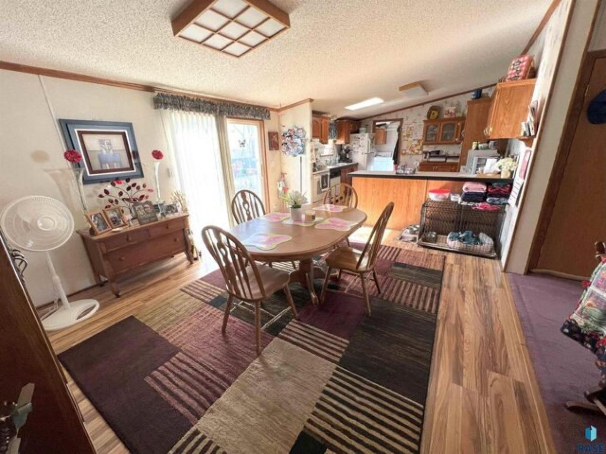 Picture of Home For Sale in Viborg, South Dakota, United States