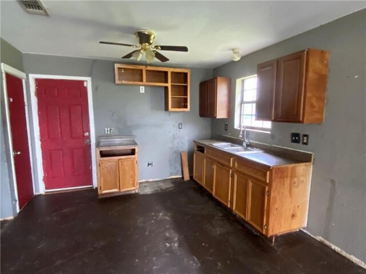 Picture of Home For Sale in Mexia, Texas, United States