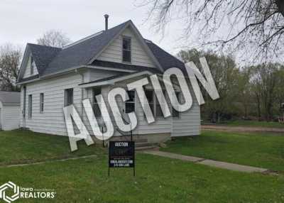 Home For Sale in Webster City, Iowa