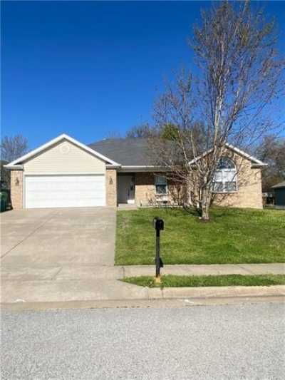 Home For Rent in Centerton, Arkansas