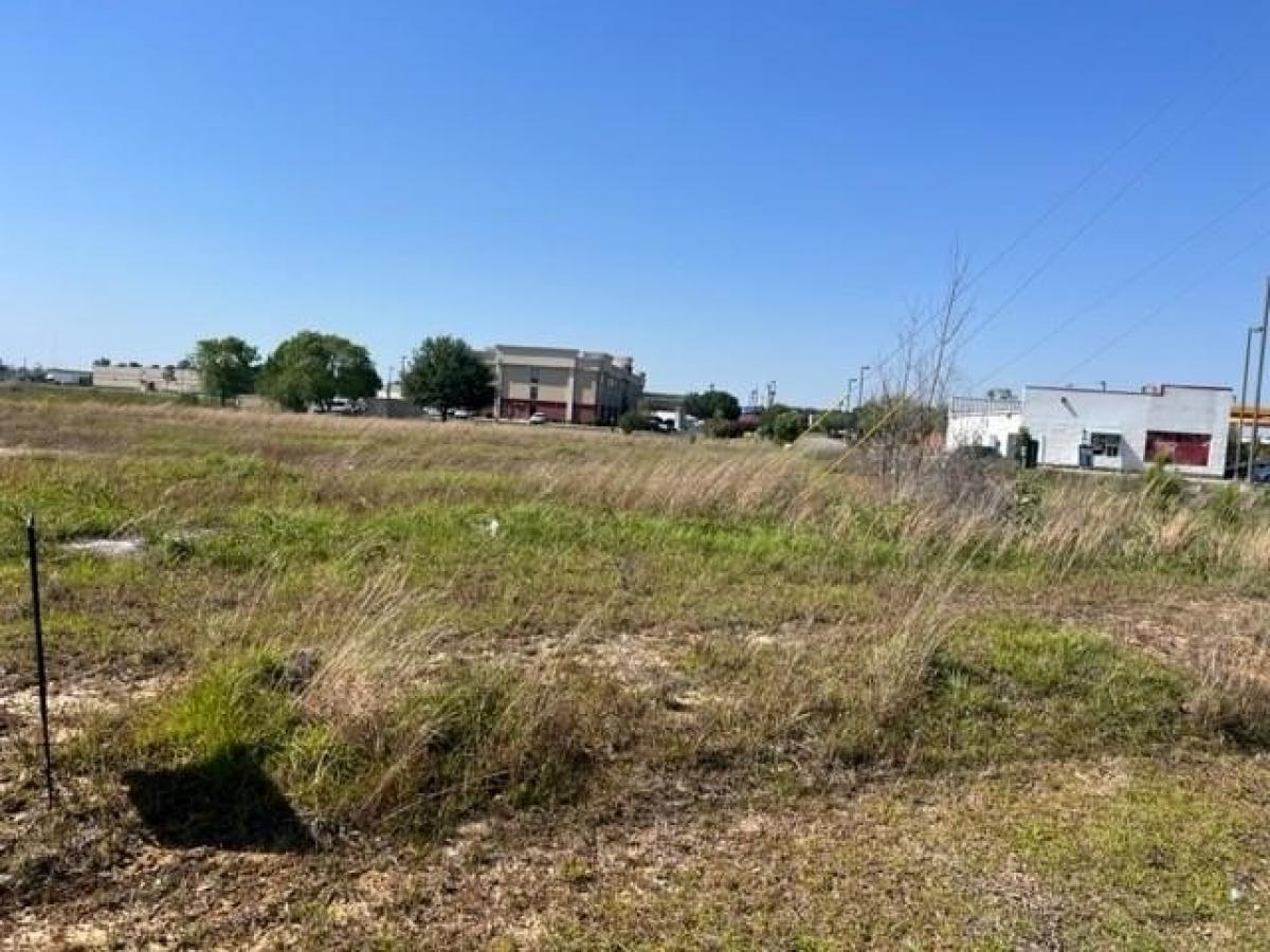 Picture of Residential Land For Sale in Moultrie, Georgia, United States