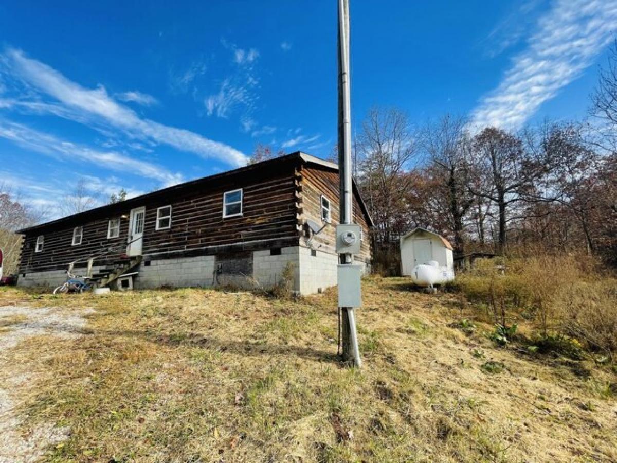 Picture of Home For Sale in Manchester, Kentucky, United States