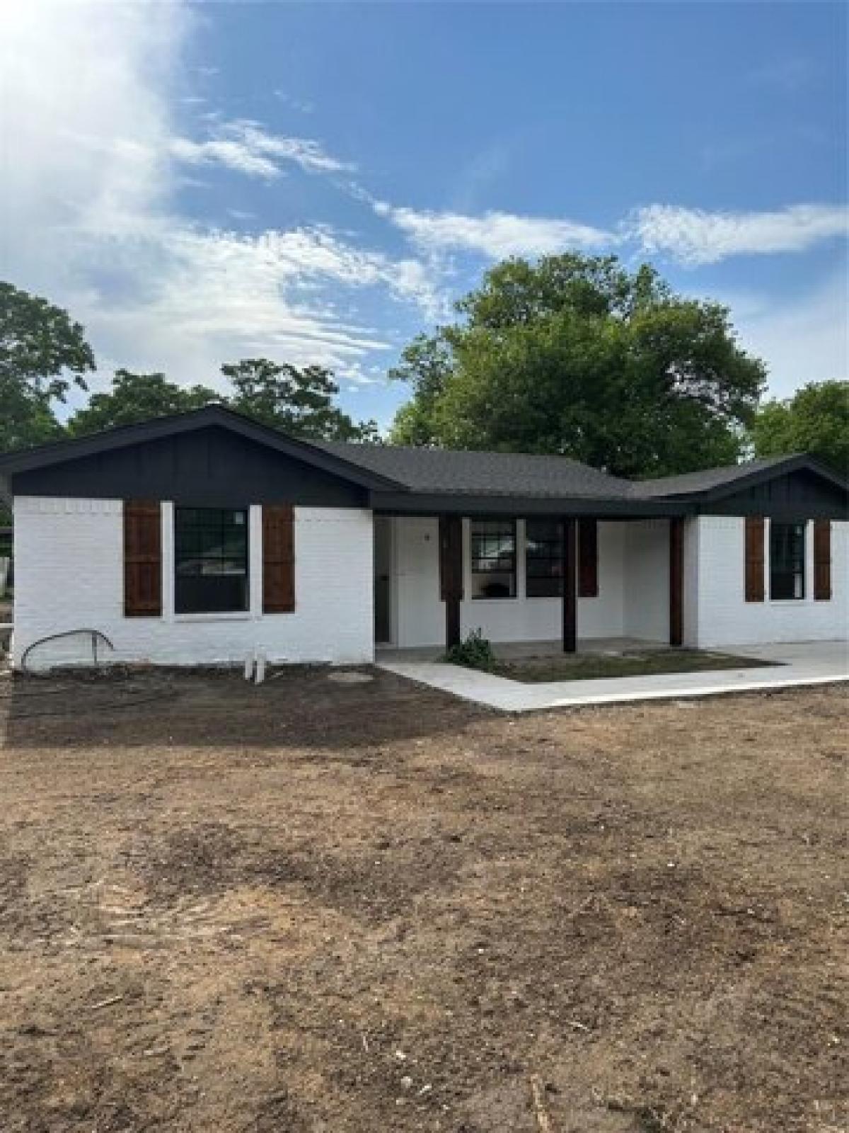 Picture of Home For Sale in White Settlement, Texas, United States