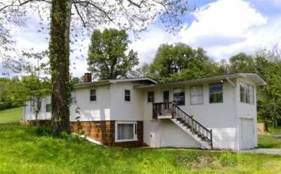 Home For Sale in Rockville, Indiana