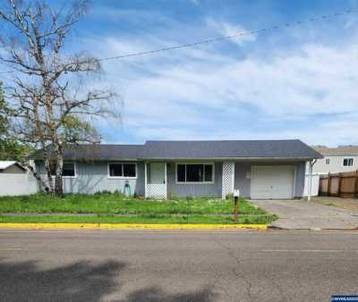 Home For Sale in Lebanon, Oregon