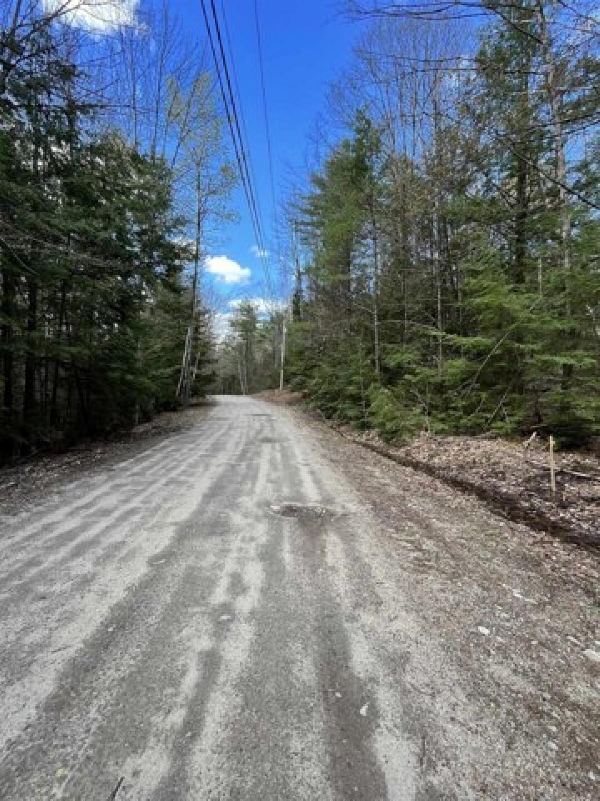 Picture of Residential Land For Sale in Weare, New Hampshire, United States