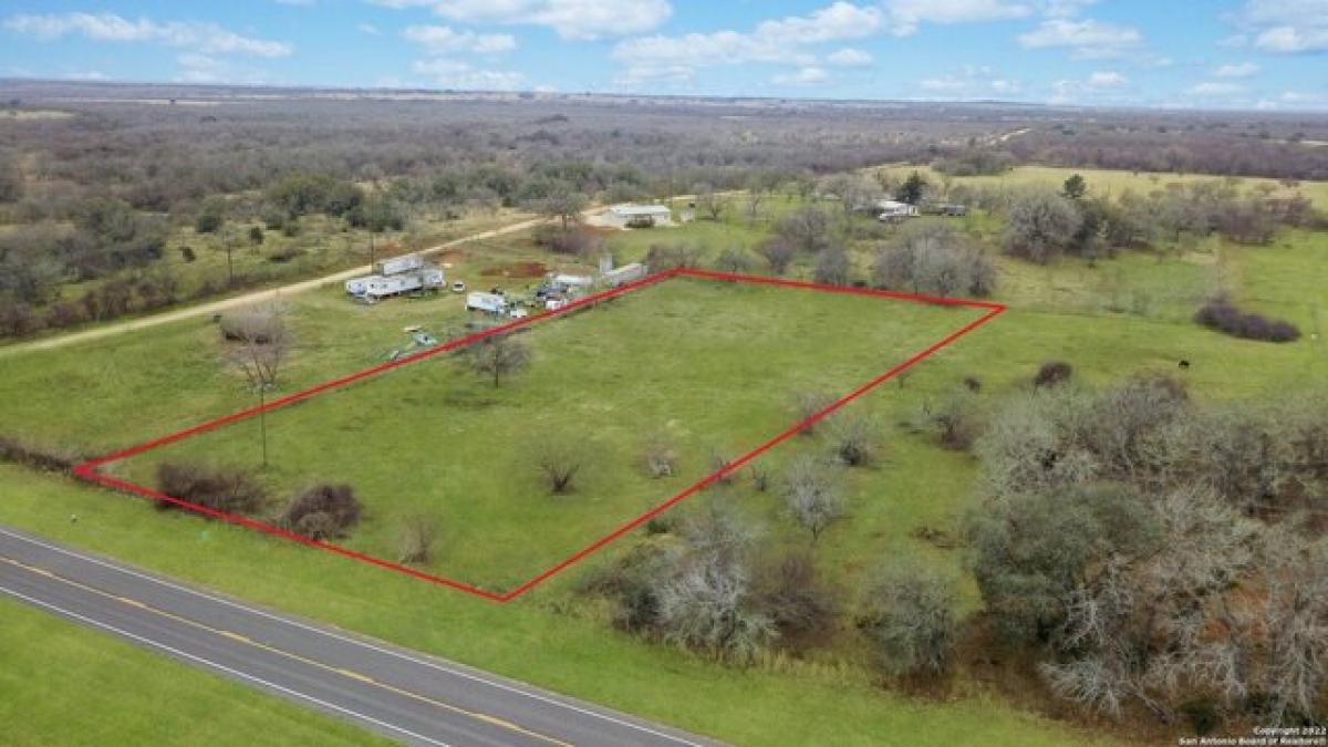 Picture of Residential Land For Sale in Nixon, Texas, United States