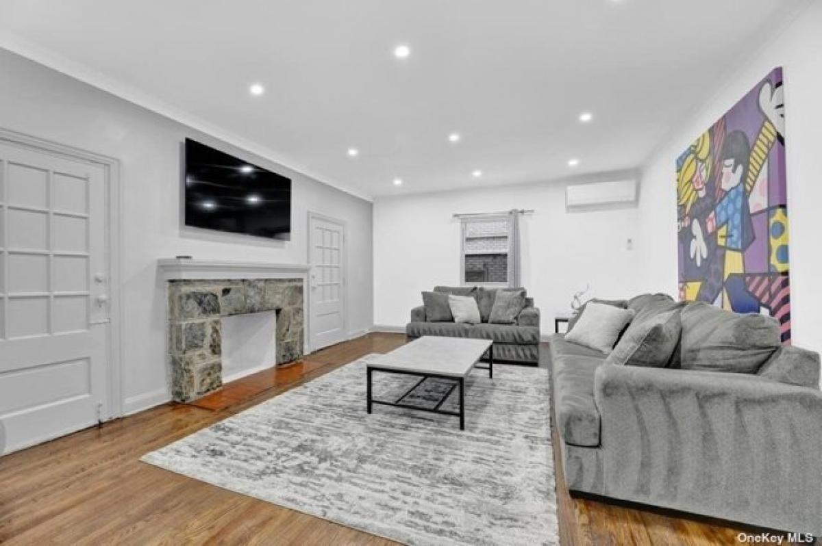 Picture of Home For Rent in Forest Hills, New York, United States