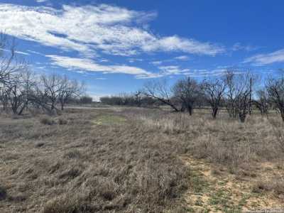 Residential Land For Sale in Devine, Texas