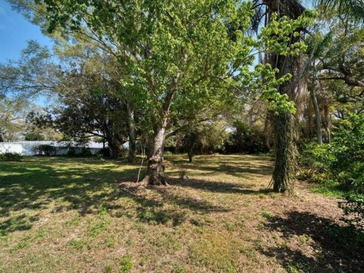 Picture of Residential Land For Sale in Belleair, Florida, United States