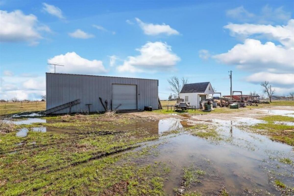 Picture of Home For Sale in Ponder, Texas, United States