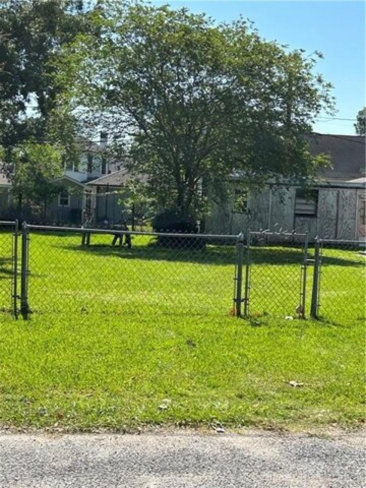 Picture of Residential Land For Sale in Harahan, Louisiana, United States