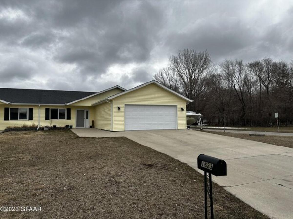 Picture of Home For Sale in East Grand Forks, Minnesota, United States