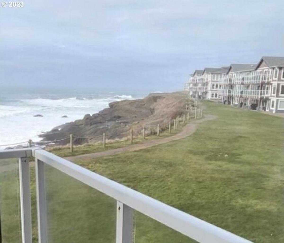 Picture of Home For Sale in Depoe Bay, Oregon, United States