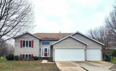 Home For Sale in Winsted, Minnesota