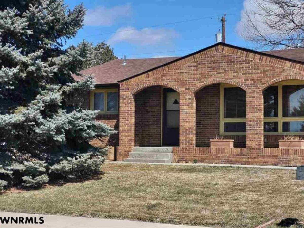 Picture of Home For Sale in Scottsbluff, Nebraska, United States