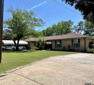 Home For Sale in Mount Pleasant, Texas