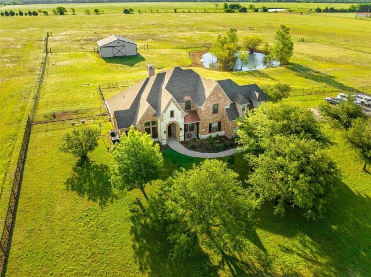 Picture of Home For Sale in Weston, Texas, United States
