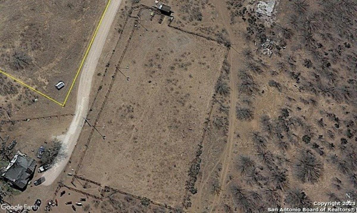 Picture of Residential Land For Sale in Poteet, Texas, United States